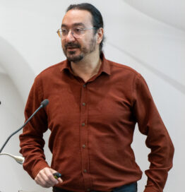 Μάριος Μαγιολαδίτης